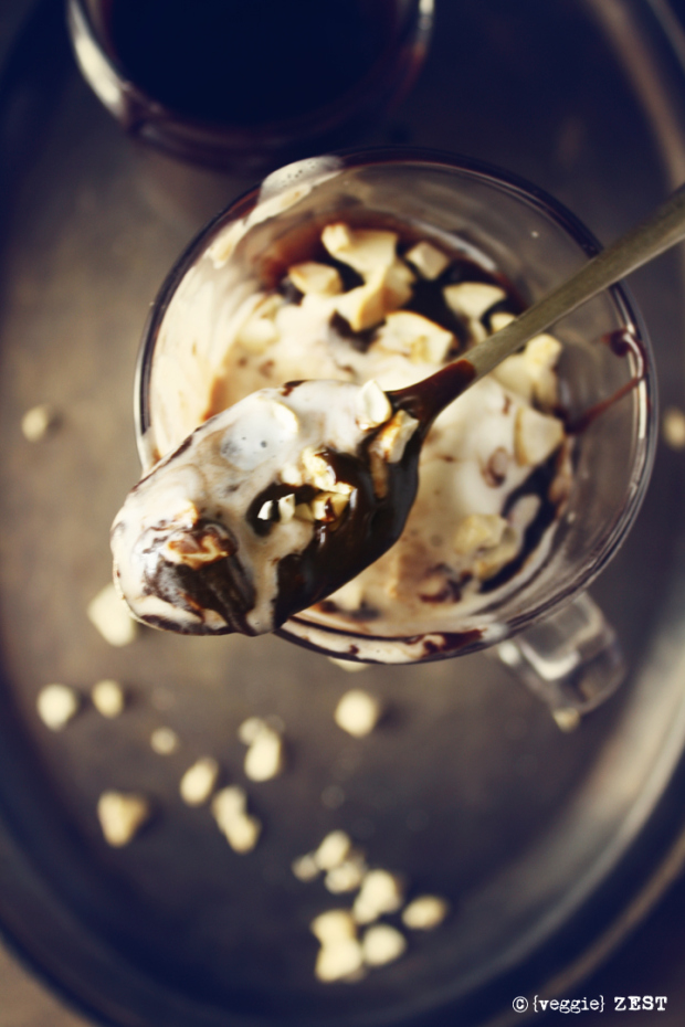 hot chocolate fudge sundae 