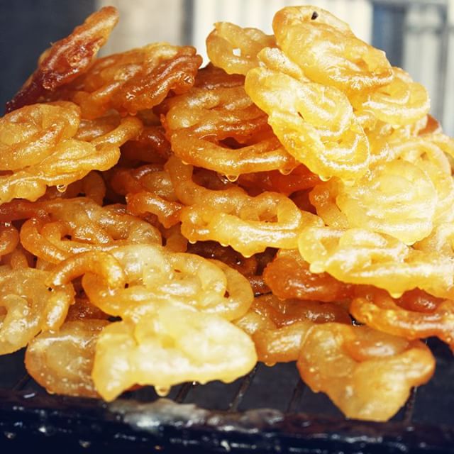 #jalebi a #vegan Indian dessert that is also a #streetfood. New post on the blog with a small video (link in profile). #honestcooking #feedfeed  #fbcigers #foodtalkindia