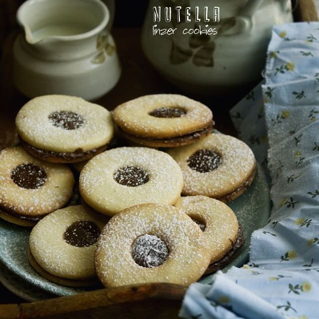 Nutella Linzer Cookies - new on blog (link in profile)👆#linzercookies #nutella #cookies #fbcigers #feedfeed #f52grams #honestcooking #foodtalkindia