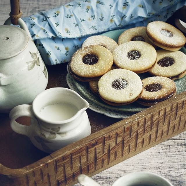 Perfect with coffee or tea #linzercookies (recipe on the blog) #nutella #foodtalkindia #feedfeed #fbcigers #honestcooking #f52grams